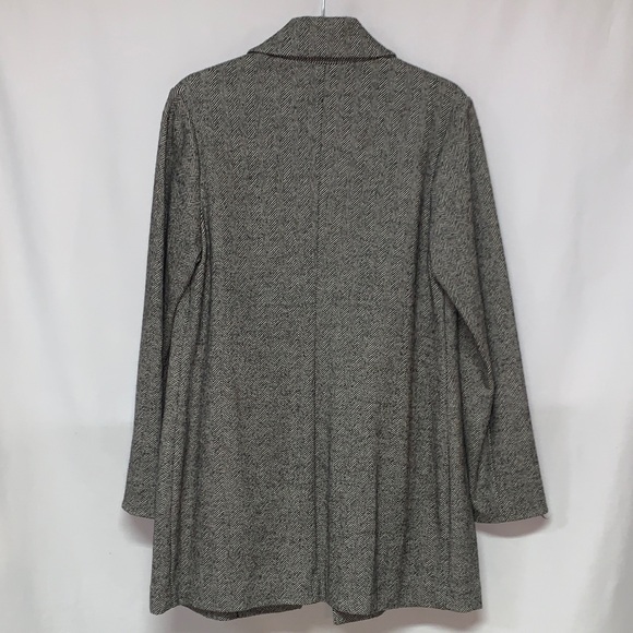 Gray Patterned Women's Trench Coat - Picture 7 of 12